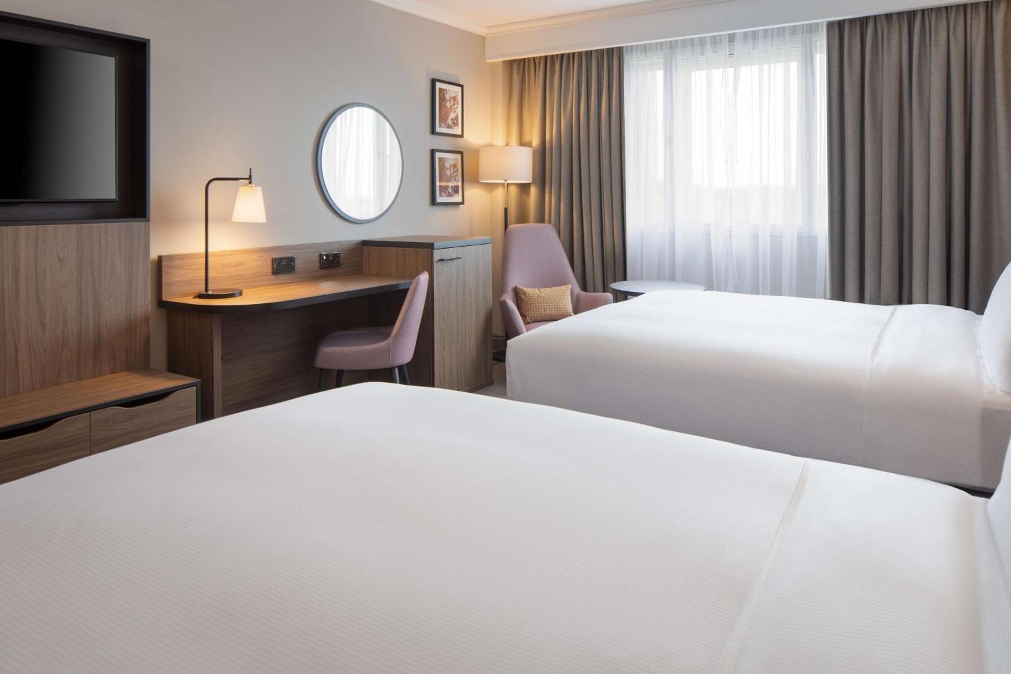 Doubletree By Hilton Dartford Bridge Otel Dış mekan fotoğraf