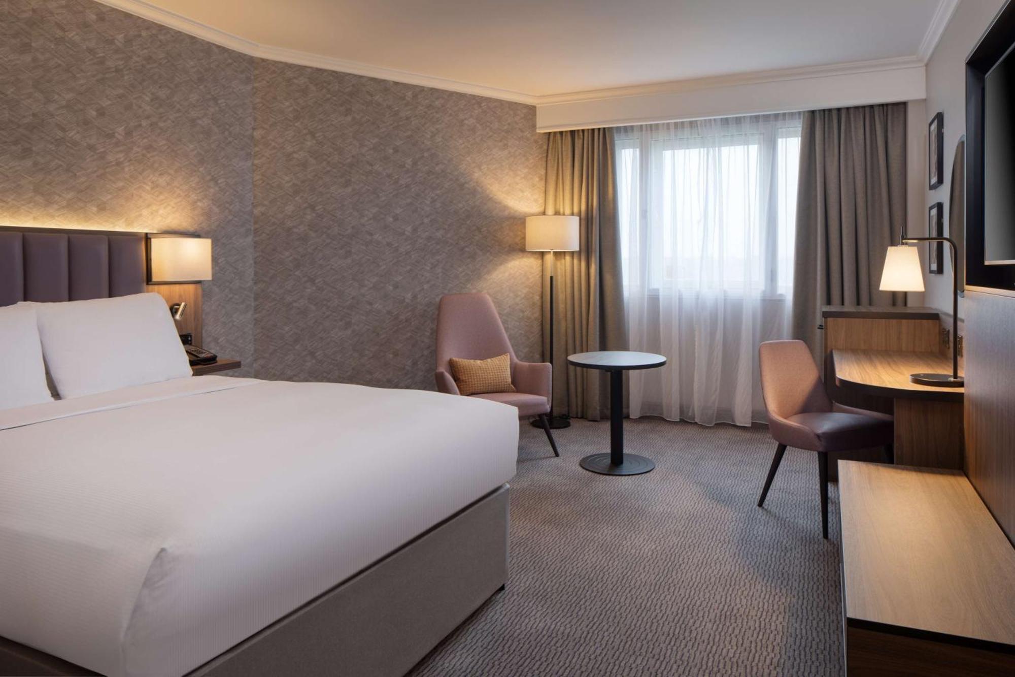 Doubletree By Hilton Dartford Bridge Otel Dış mekan fotoğraf