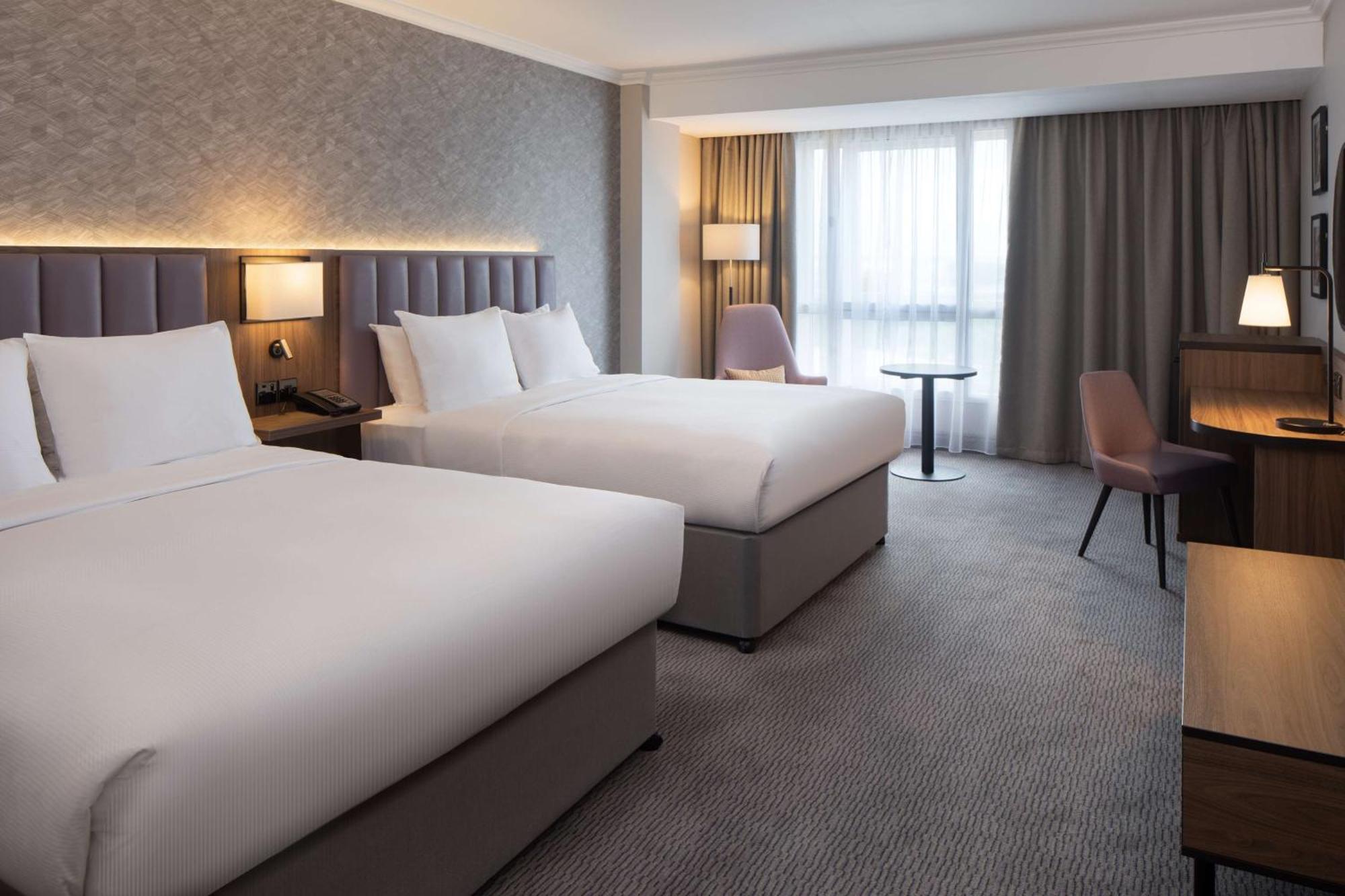 Doubletree By Hilton Dartford Bridge Otel Dış mekan fotoğraf