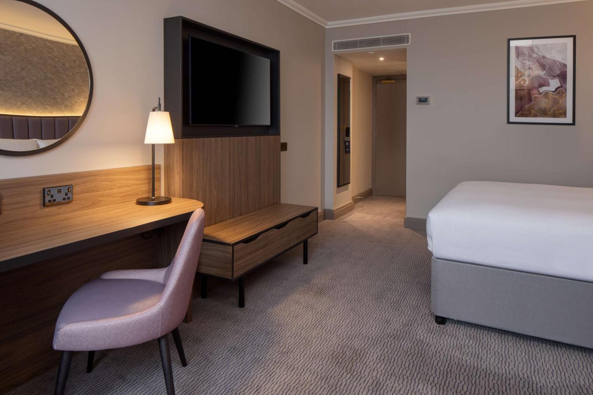 Doubletree By Hilton Dartford Bridge Otel Dış mekan fotoğraf