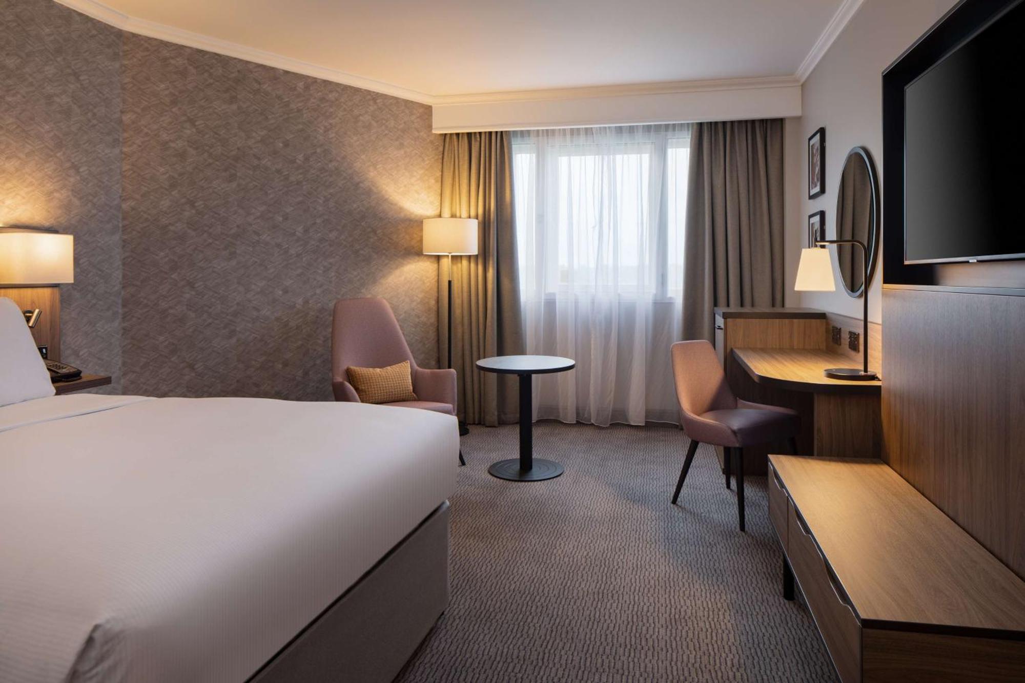 Doubletree By Hilton Dartford Bridge Otel Dış mekan fotoğraf
