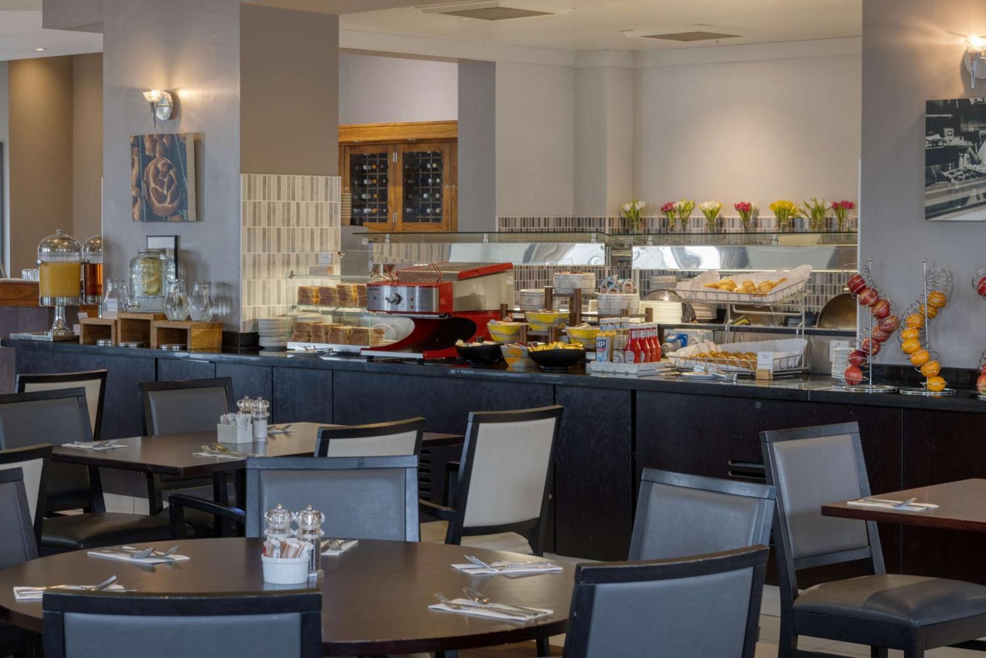Doubletree By Hilton Dartford Bridge Otel Dış mekan fotoğraf