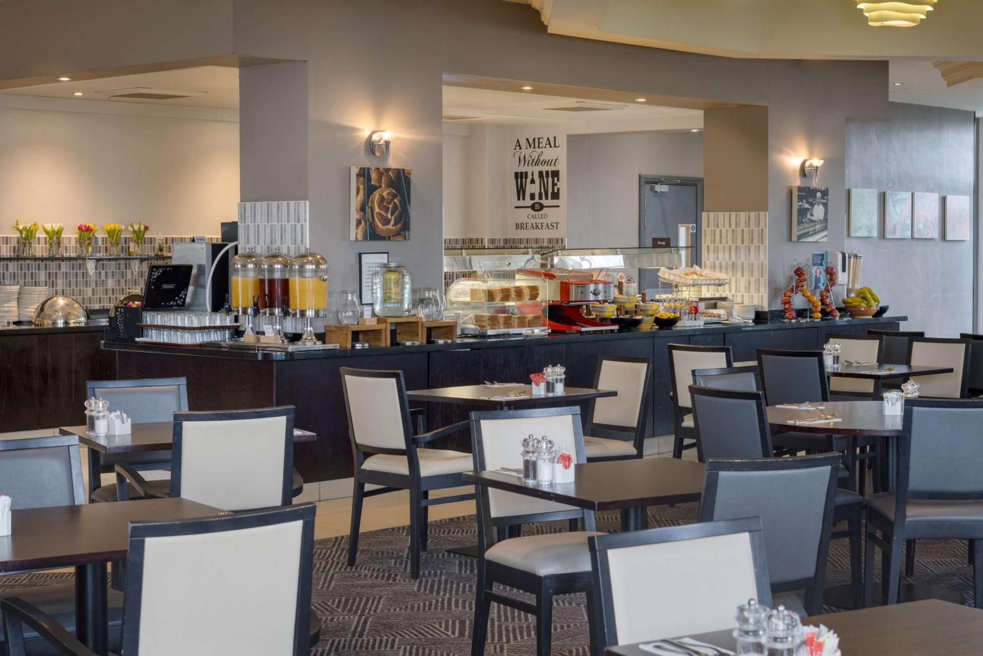 Doubletree By Hilton Dartford Bridge Otel Dış mekan fotoğraf